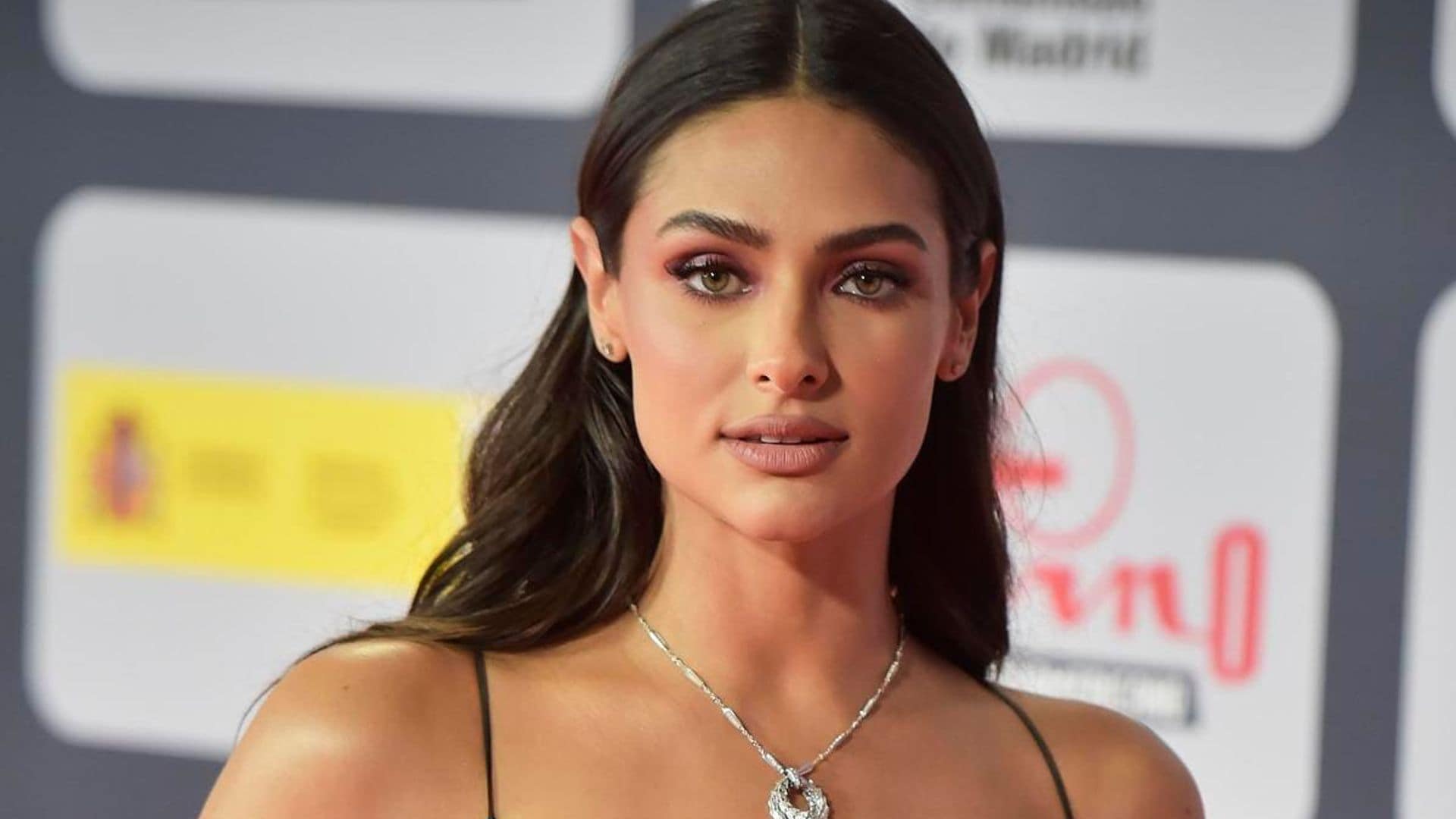 Renata Notni Store: Showcasing the Rise of a Stunning Model